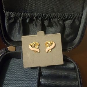 Avon vintage breast cancer awareness earrings